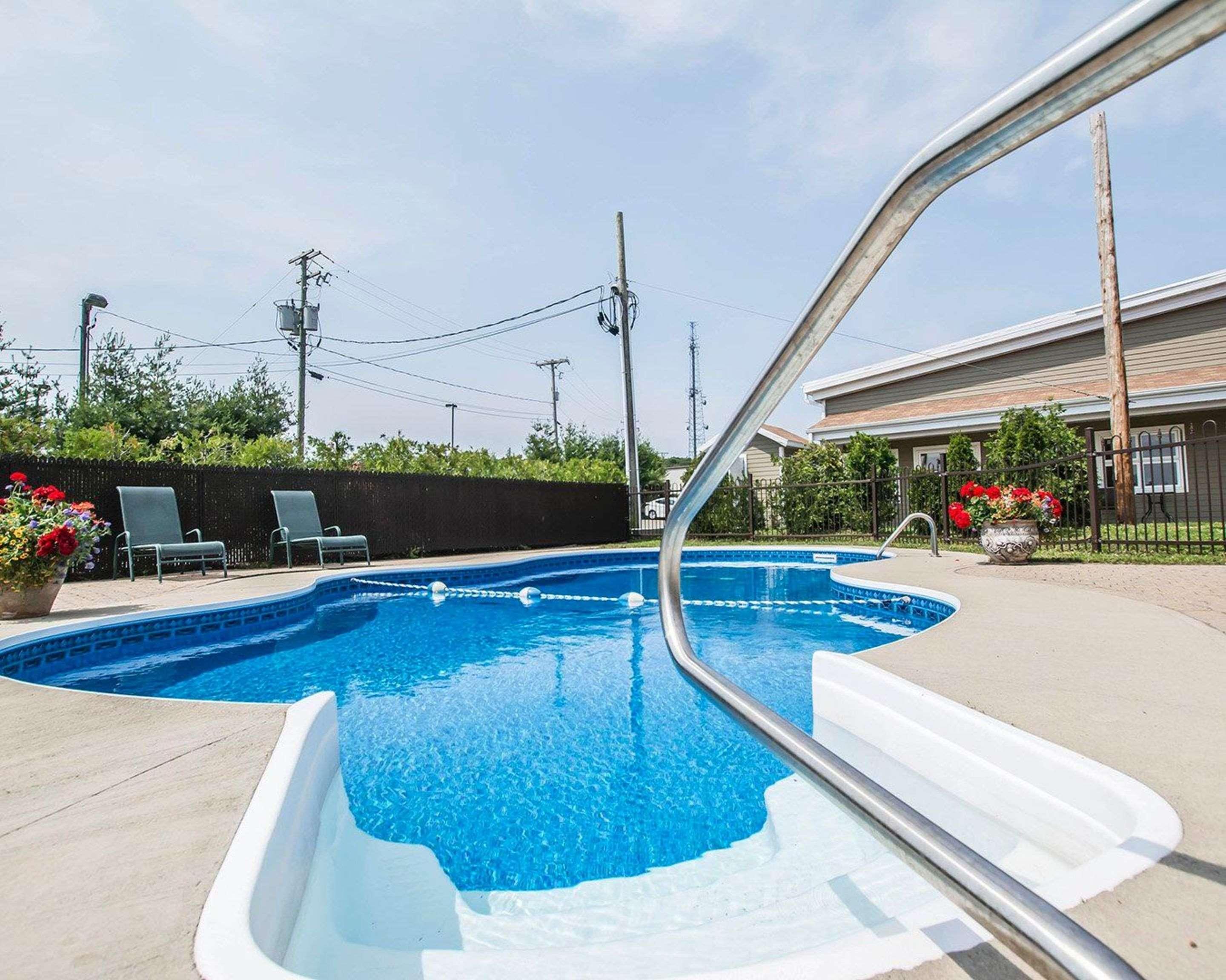 อีโคโน ลอดจ์ Hotel มอนท์มักนี ภายนอก รูปภาพ